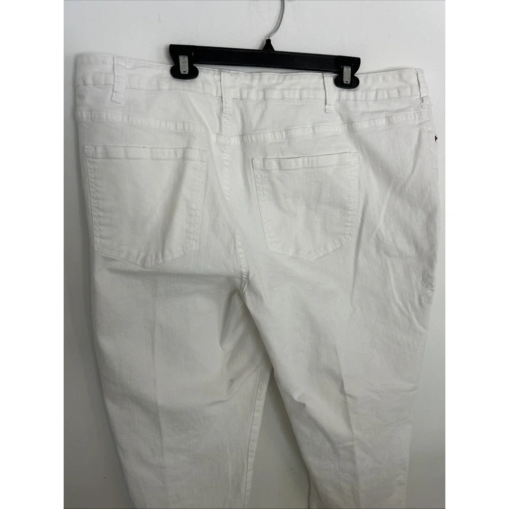 Lane Bryant Women's White‎ Jeans Size 24 P Embroidered Flower Cropped Girlfriend